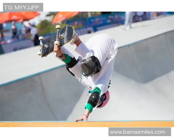 成都滑板队在世界街舞大赛中以65分领先积分榜,展现出色实力与风采 成都滑板队在世界街舞大赛中以65分领先积分榜,展现出色实力与风采