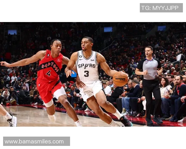 勇士遭遇马刺强劲挑战以85比107落败展现球队短板