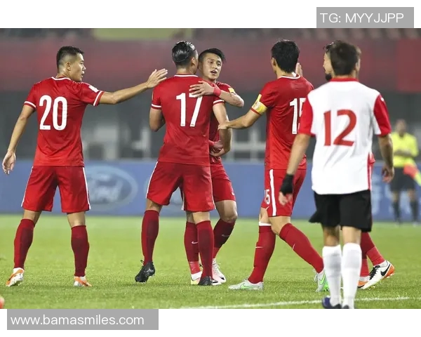 梦二队与中国队的激烈对决展现足球魅力与青春风采的精彩瞬间 梦二队与中国队的激烈对决展现足球魅力与青春风采的精彩瞬间