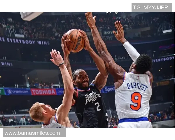 火箭队与快船队激战第4场争夺季后赛晋级关键胜利 火箭队与快船队激战第4场争夺季后赛晋级关键胜利