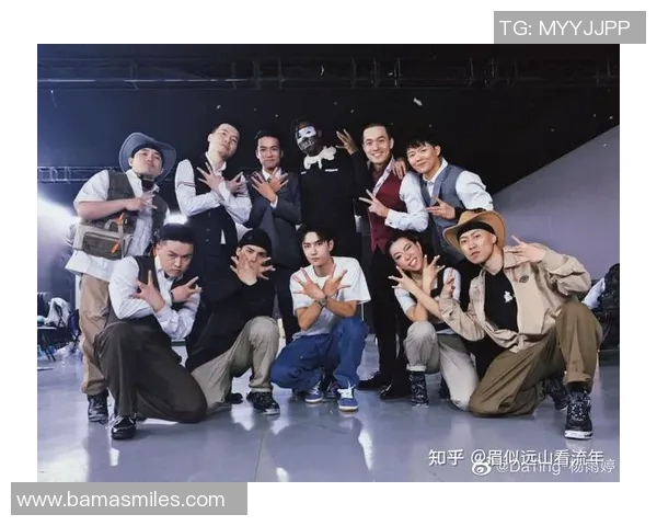 重庆街舞队与武汉街舞队赛后复盘分析团队配合与表现的精彩瞬间 重庆街舞队与武汉街舞队赛后复盘分析团队配合与表现的精彩瞬间