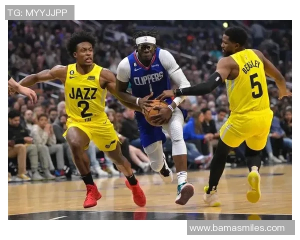 骑士逆转快船以115比113获胜展现惊人韧性与团队合作精神