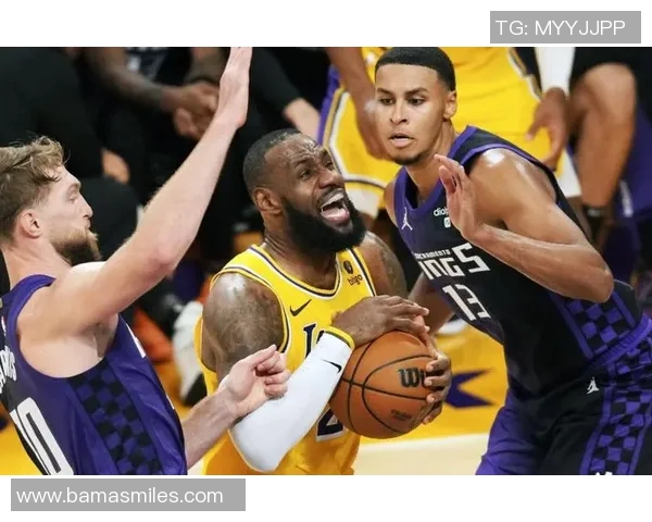 勇士与湖人激战正酣谁将成为西部季后赛的王者之争